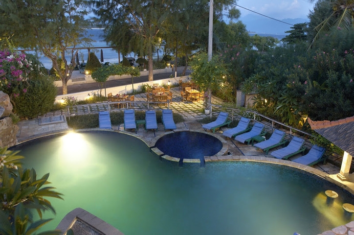 Imagen de la piscina del Hotel Villa Almarik. Foto 4