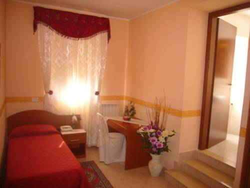 Imagen de la habitación del Hotel Villa Altieri. Foto 12