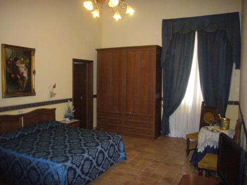 Imagen de la habitación del Hotel Villa Altieri. Foto 13