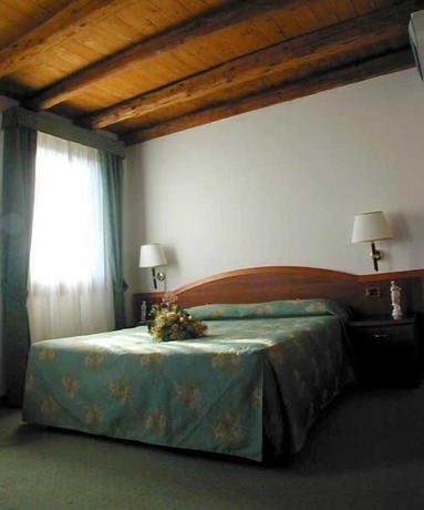 Imagen de la habitación del Hotel Villa Altura. Foto 5