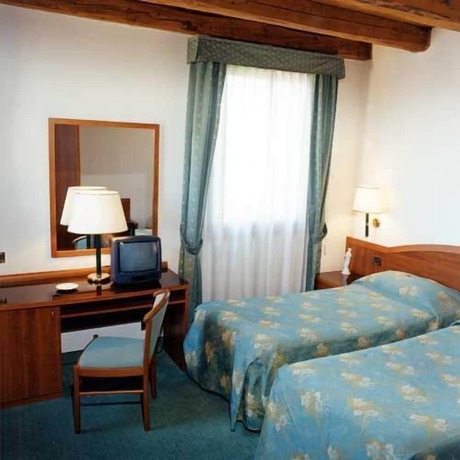 Imagen de la habitación del Hotel Villa Altura. Foto 6