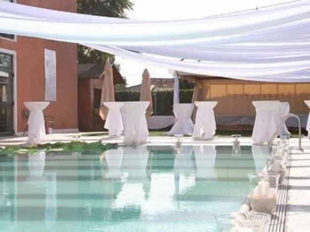 Imagen de la piscina del Hotel Villa Altura. Foto 14
