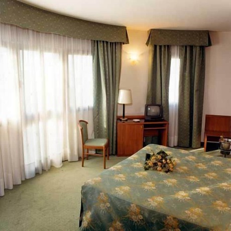 Imagen de la habitación del Hotel Villa Altura. Foto 9