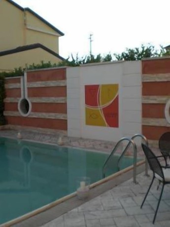 Imagen de la piscina del Hotel Villa Altura. Foto 18