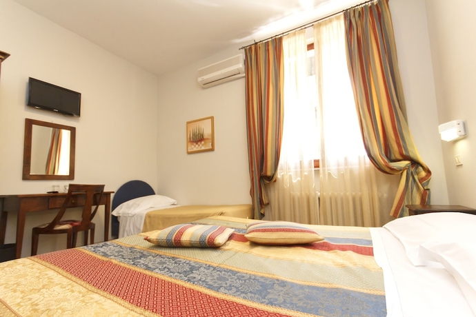 Imagen de la habitación del Hotel Villa Ambra, Sant'Albino. Foto 10