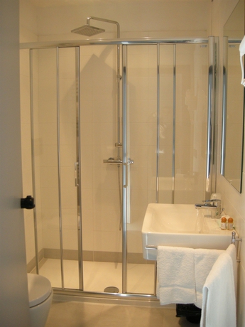 Imagen de la habitación del Hotel Villa Ambrosina. Foto 6