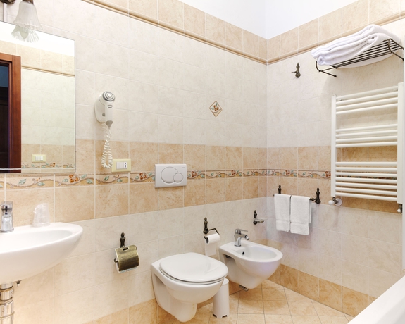 Imagen de la habitación del Hotel Villa Ambrosina. Foto 7