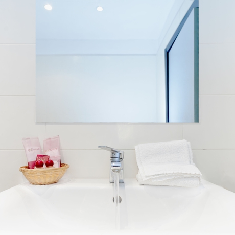 Imagen de la habitación del Hotel Villa Ambrosina. Foto 8