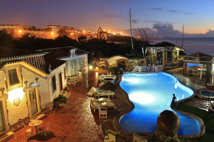 Imagen de la piscina del Hotel Villa Ana Margarida Beach. Foto 9