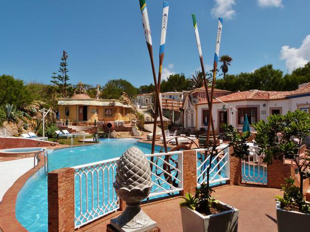 Imagen de la piscina del Hotel Villa Ana Margarida Beach. Foto 10