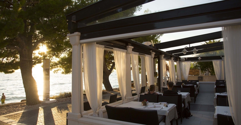 Imagen del bar/restaurante del Hotel Villa Andrea. Foto 5