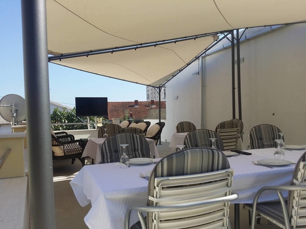 Imagen del bar/restaurante del Hotel Villa Angela, Split. Foto 2