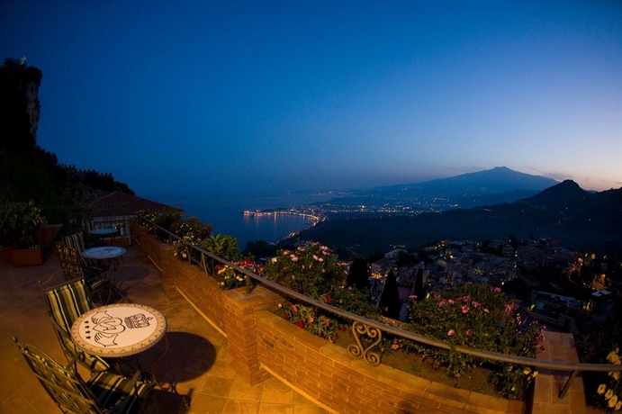 Imagen de los exteriores del Hotel Villa Angela, Taormina . Foto 5