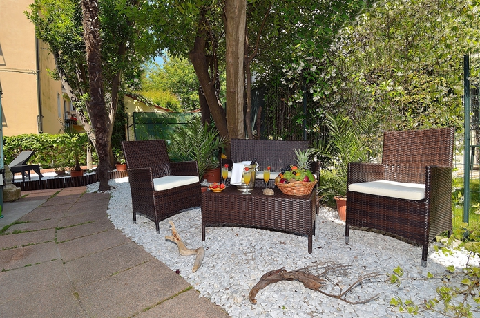 Imagen de los exteriores del Hotel Villa Angelica. Foto 11