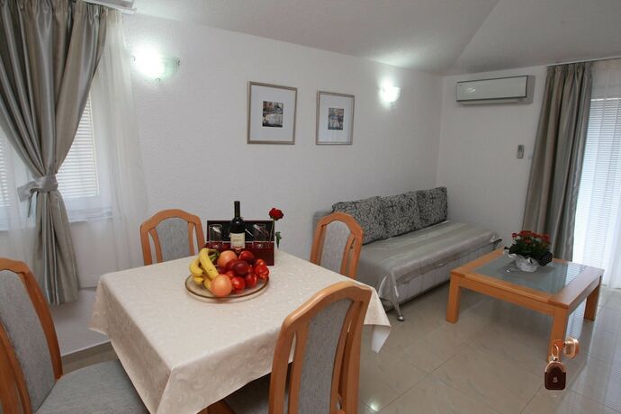 Imagen general del Hotel Villa Angelina, Becici. Foto 5