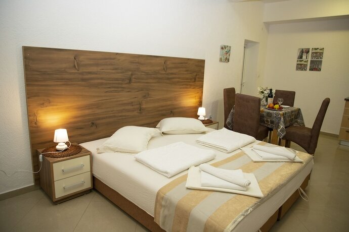 Imagen de la habitación del Hotel Villa Angelina, Becici. Foto 15