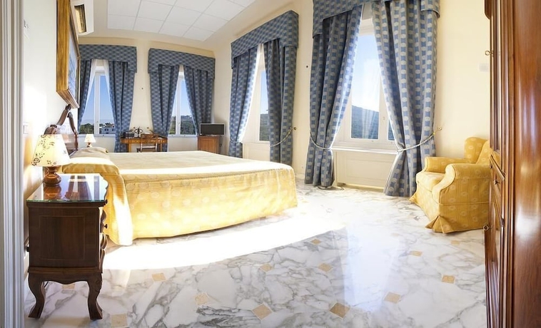 Imagen de la habitación del Hotel Villa Angelina, Massa Lubrense. Foto 10