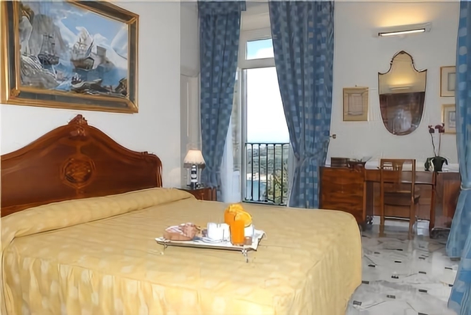 Imagen de la habitación del Hotel Villa Angelina, Massa Lubrense. Foto 11