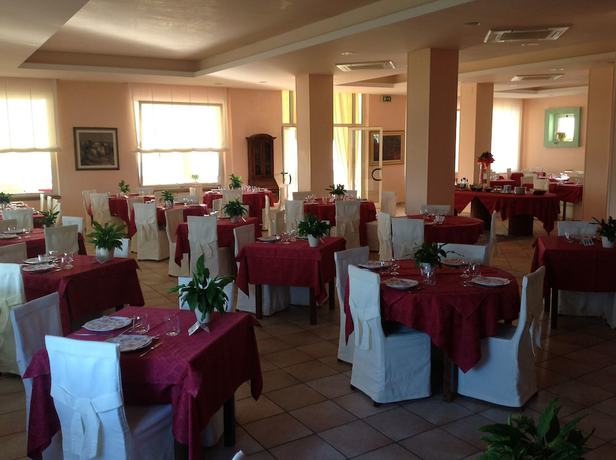 Imagen del bar/restaurante del Hotel Villa Aniana. Foto 3