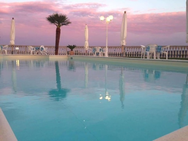 Imagen de la piscina del Hotel Villa Aniana. Foto 17