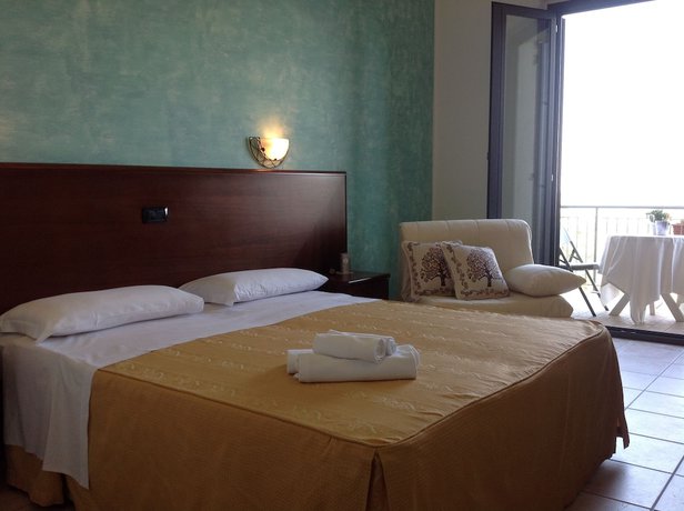 Imagen de la habitación del Hotel Villa Aniana. Foto 10