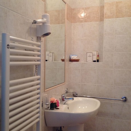 Imagen de la habitación del Hotel Villa Aniana. Foto 11