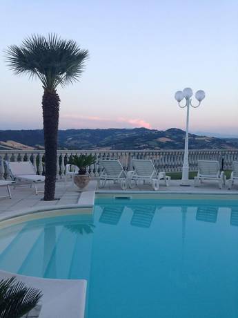 Imagen de la piscina del Hotel Villa Aniana. Foto 20
