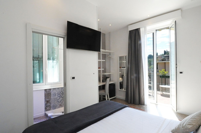 Imagen de la habitación del Hotel Villa Anita. Foto 14