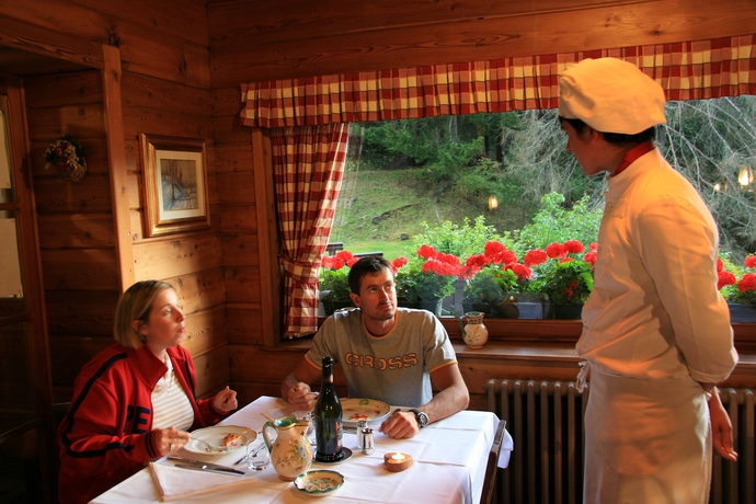 Imagen del bar/restaurante del Hotel Villa Anna Maria. Foto 3