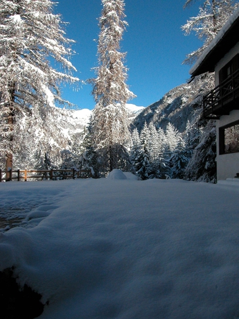 Imagen de los exteriores del Hotel Villa Anna Maria. Foto 10