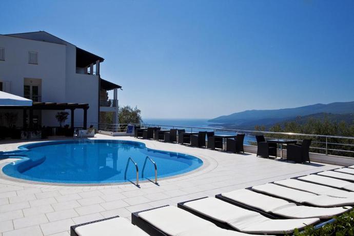 Imagen de la piscina del Hotel Villa Annette, Rabac. Foto 5