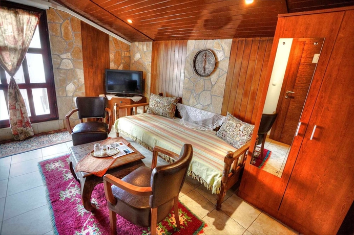 Imagen de la habitación del Hotel Villa Anri. Foto 5