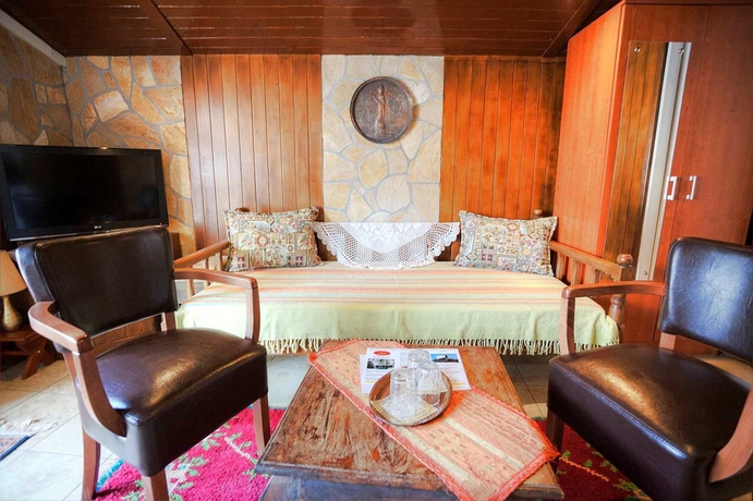 Imagen de la habitación del Hotel Villa Anri. Foto 7