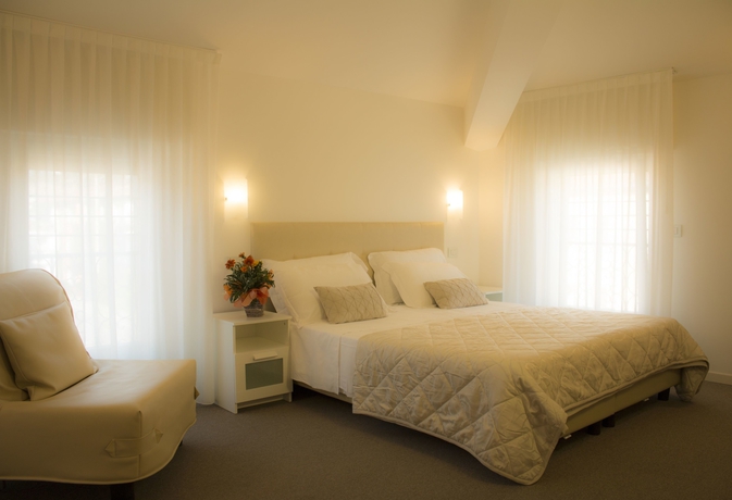 Imagen de la habitación del Hotel Villa Anthea. Foto 2