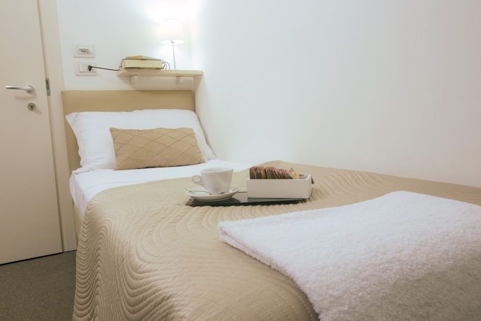 Imagen de la habitación del Hotel Villa Anthea. Foto 13