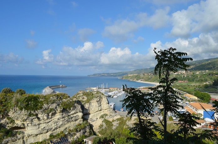 Imagen de los exteriores del Hotel Villa Antica. Foto 13