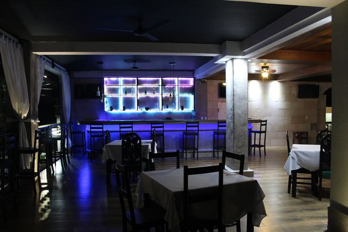 Imagen del bar/restaurante del Hotel Villa Antigua, San Salvador. Foto 2