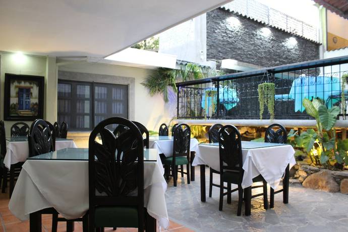 Imagen del bar/restaurante del Hotel Villa Antigua, San Salvador. Foto 4