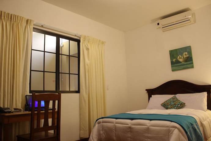 Imagen de la habitación del Hotel Villa Antigua, San Salvador. Foto 17