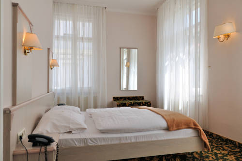 Imagen de la habitación del Hotel Villa Antonia. Foto 13