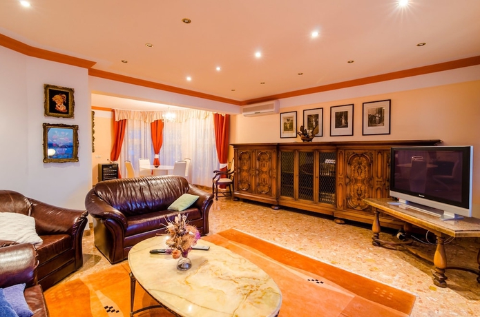 Imagen del bar/restaurante del Hotel Villa Antonio. Foto 2