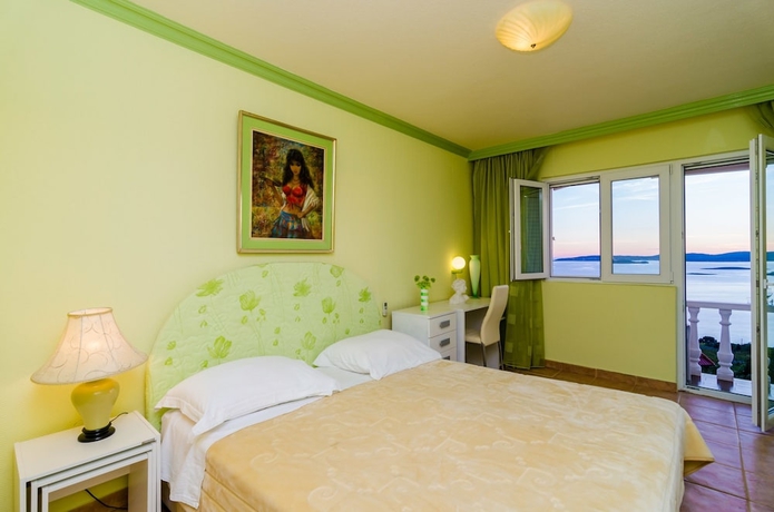 Imagen de la habitación del Hotel Villa Antonio. Foto 11