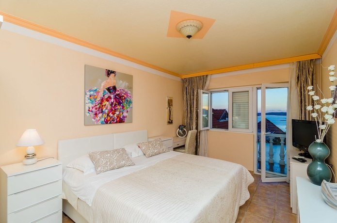 Imagen de la habitación del Hotel Villa Antonio. Foto 12