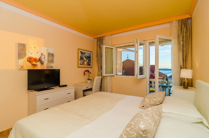 Imagen de la habitación del Hotel Villa Antonio. Foto 14