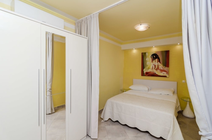 Imagen de la habitación del Hotel Villa Antonio. Foto 16