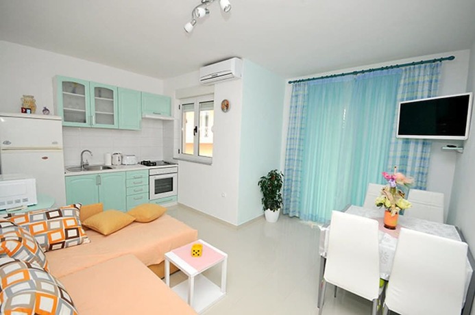 Imagen de la habitación del Hotel Villa Antonio, Seget Donji. Foto 13