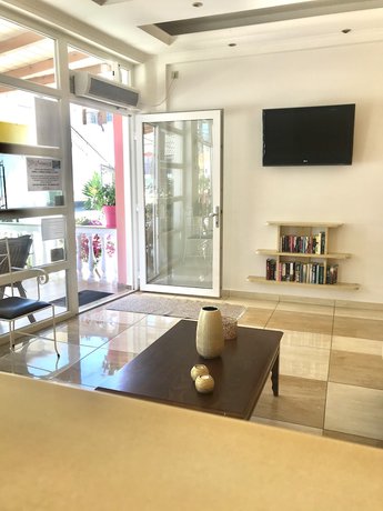 Imagen de los interiores del Hotel Villa Antonis, Maras. Foto 18
