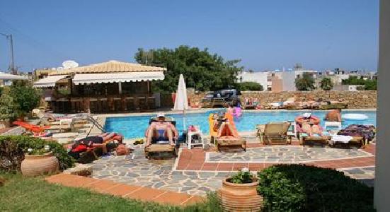 Imagen de la piscina del Hotel Villa Aphrodite Apartments and Studios. Foto 4