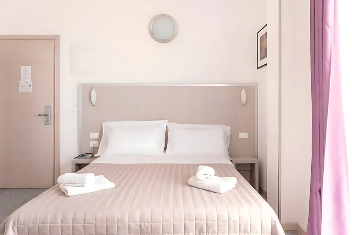 Imagen de la habitación del Hotel Villa Argia. Foto 8