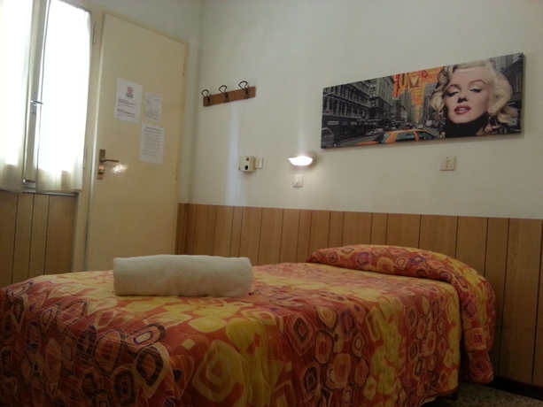 Imagen de la habitación del Hotel Villa Arlotti. Foto 3